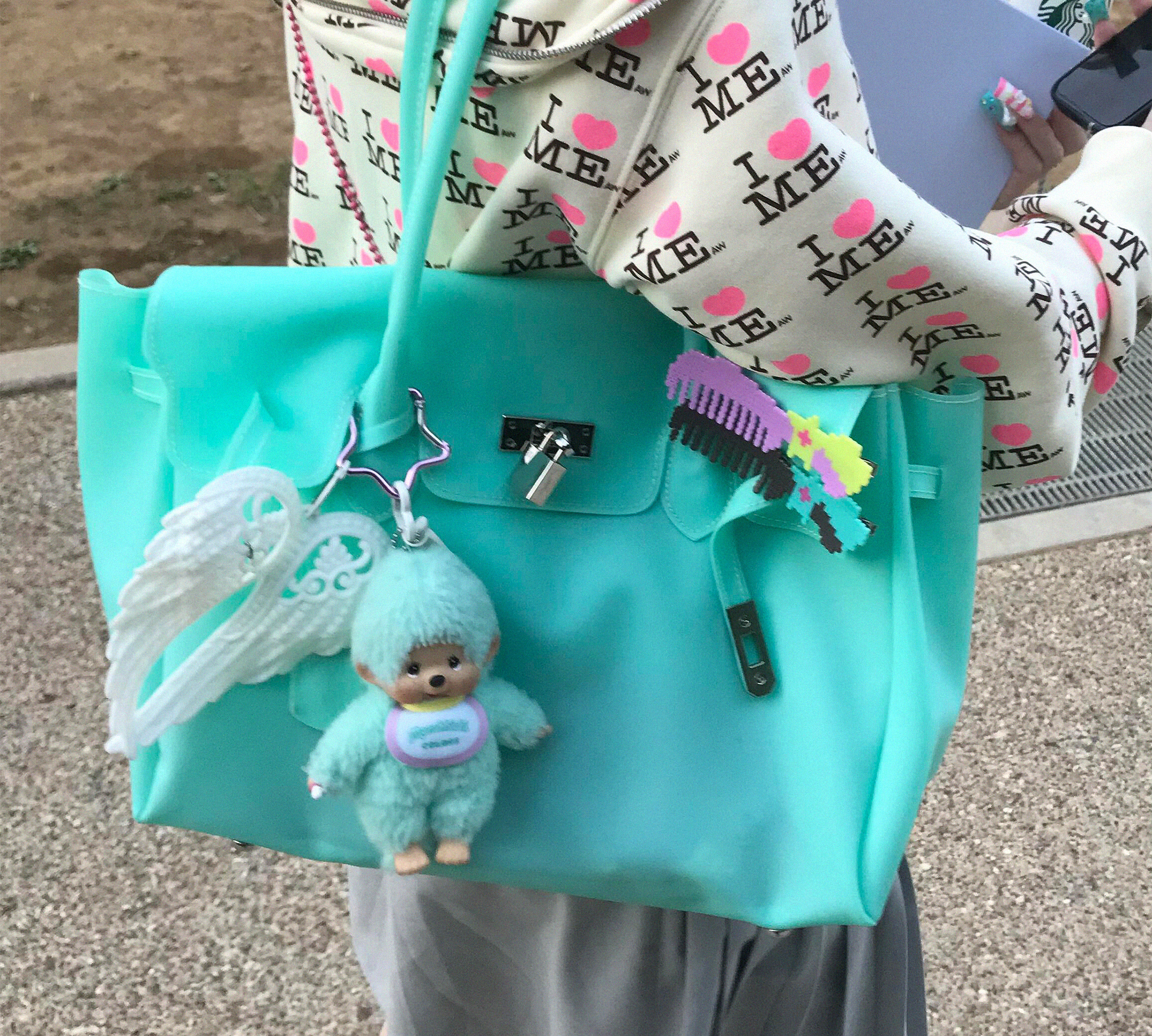 Aqua Blue Is 2026's It-Color: How to Wear the Trend (and the Jelly Bag That Nails It)